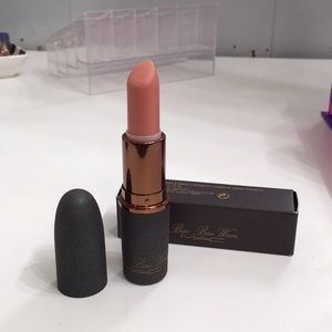 Mac Bao Bao Wan Romantic Breakdown lipstick